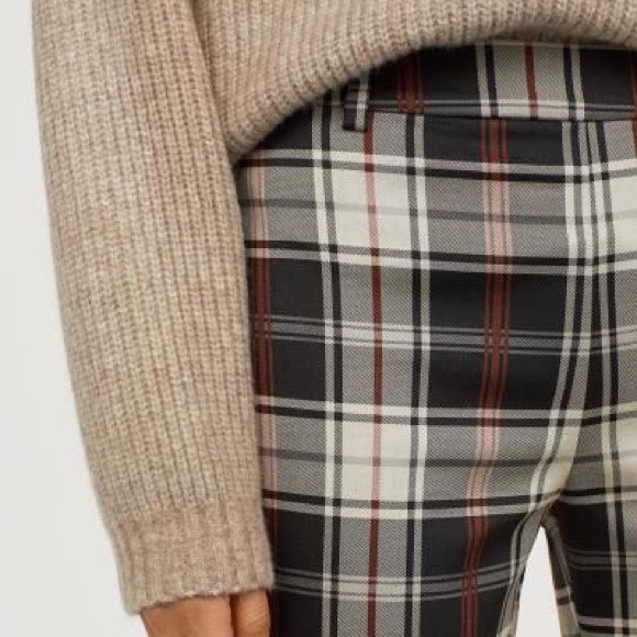 SOLD | H&M | Plaid Capri Slack - Picture 7 of 7